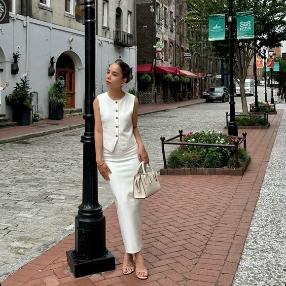 One set knit vest and skirt - Picture 5 of 5